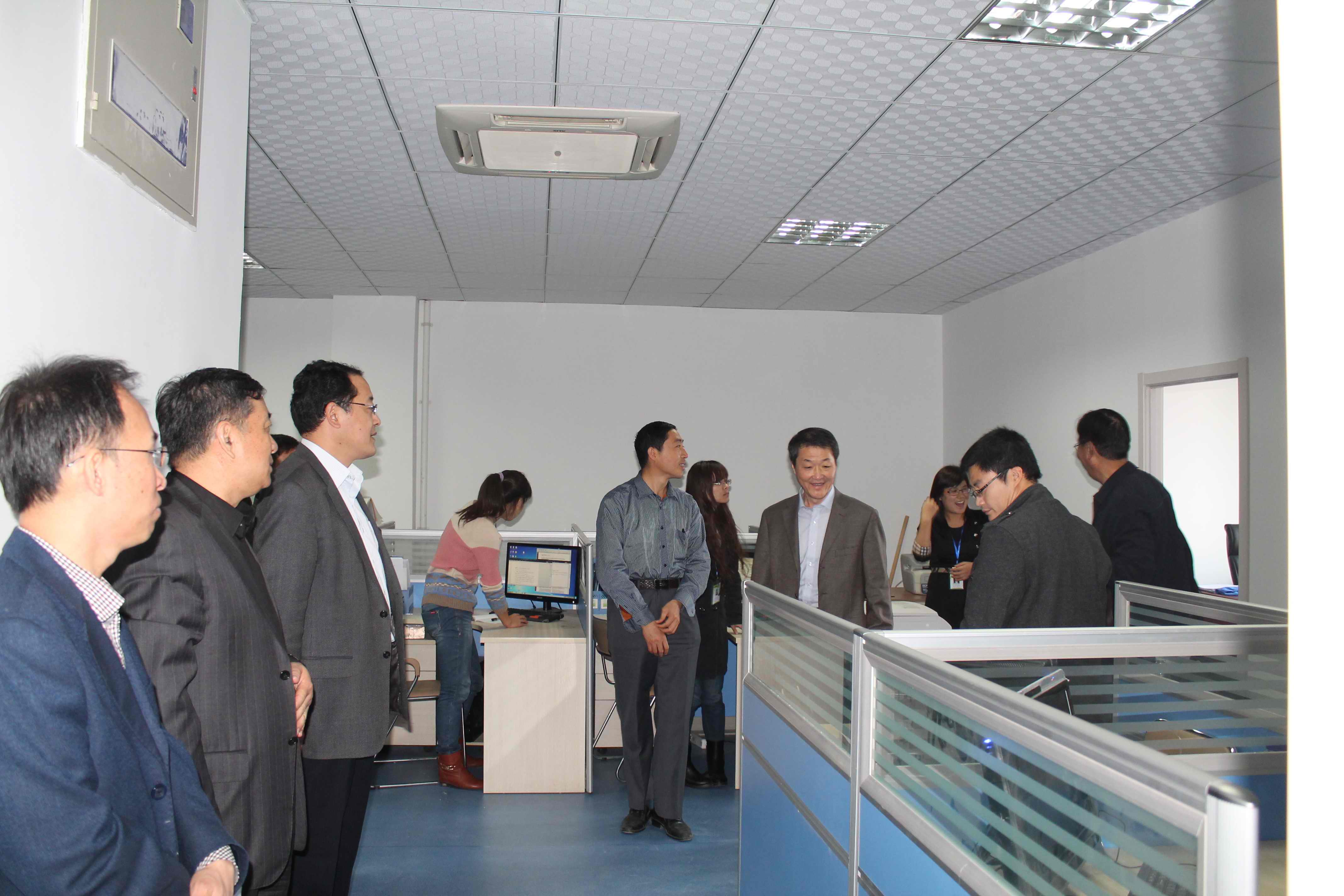 山东省人大、济南市人大及高新区管委会领 导莅临我公司进行深入洽谈与指导
